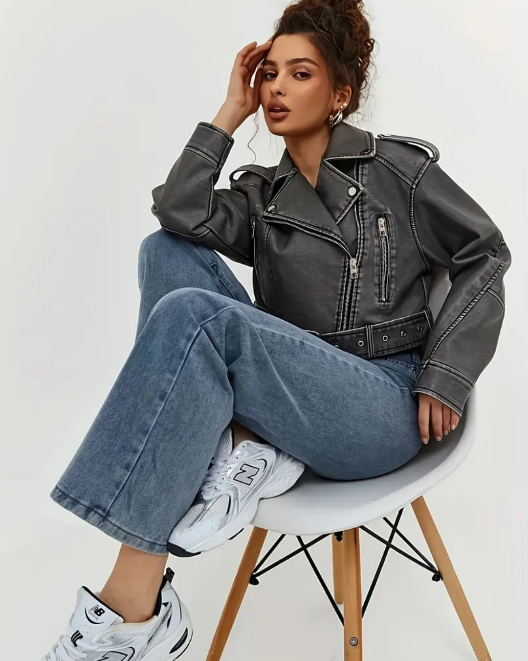 Chaqueta casual de mujer en piel sintética con cinturón ajustable