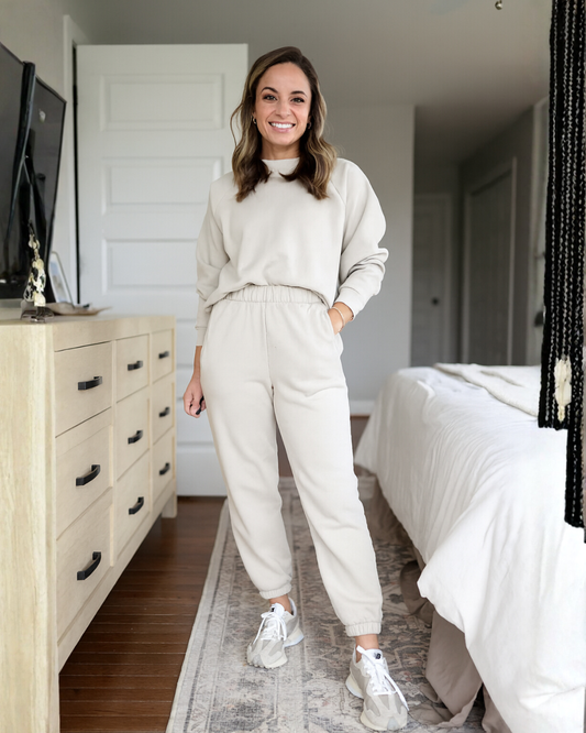 Conjunto de Tejido Suave en Tono Neutro para Mujer