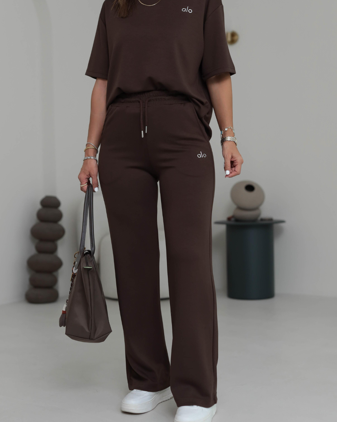 Conjunto de Mujer con Estilo Minimalista