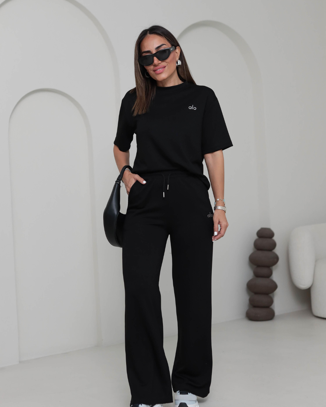 Conjunto de Mujer con Estilo Minimalista