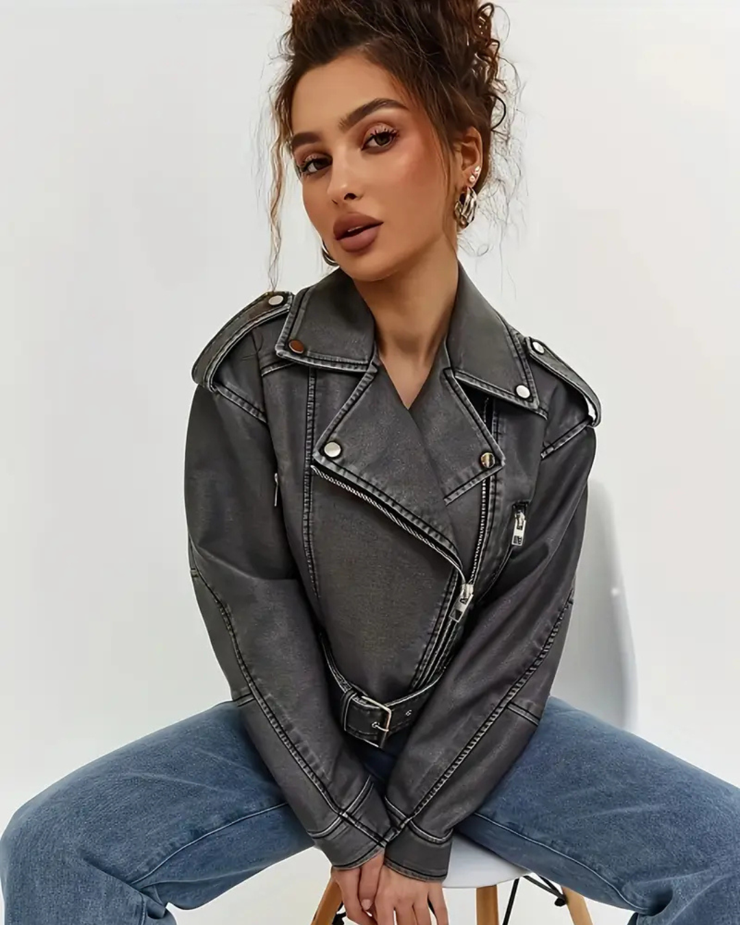 Chaqueta casual de mujer en piel sintética con cinturón ajustable